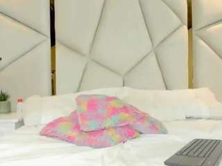 rebecabrown's CamSoda show and profile