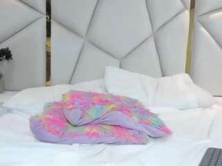 rebecabrown's CamSoda show and profile