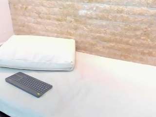 sasha-wayne webcam model