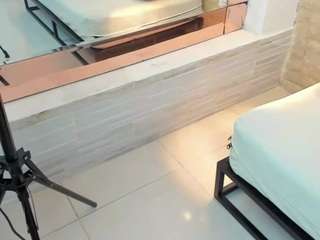 sasha-wayne live cam profile