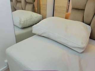 sasha-wayne live cam profile