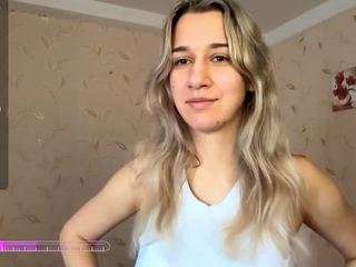 seranovelli Live Webcam on CamSoda