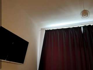 seranovelli live webcam show