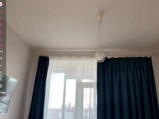 SeraNovelli live cam preview