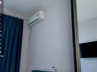 SeraNovelli live cam preview