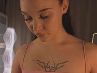 theresiagambee webcam