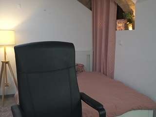 Live webcam model brownmeow18 on Soda Cams