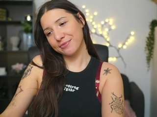 Live webcam model caylinn18 on Soda Cams