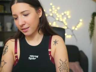 Live webcam model caylinn18 on Soda Cams