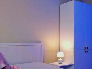 Live webcam model charitarhoton on Soda Cams