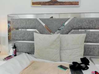 debora-heels Live Webcam on CamSoda