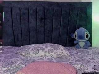 emmie-bunny Live Webcam on CamSoda