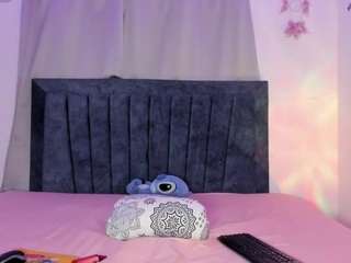 emmie-bunny Live Webcam on CamSoda