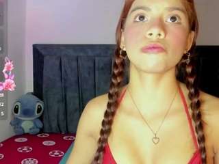 le modèle emmie-bunny est en webcam porno dans un show sur le site camsoda, il possède les tags suivants: anal,brown eyes,cowgirl,dildo or vibrator,drinking,fingering,foot fetish,red hair,skinny,smoking,hd