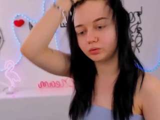 lesly-chilli's CamSoda show and profile