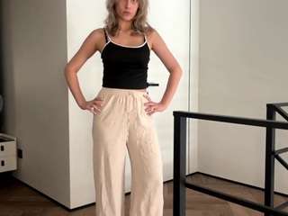 Live webcam model milacordani on Soda Cams