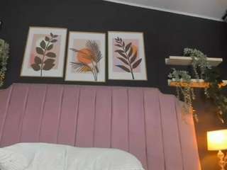 Scarlet live webcam show