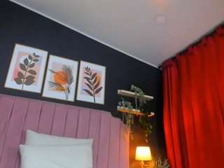Scarlet live webcam show