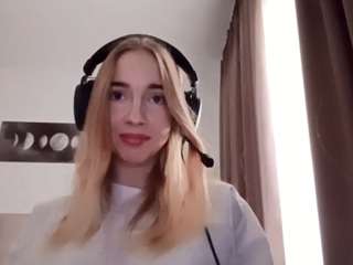 serasantoro Live Webcam on CamSoda