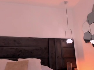 Este modelo está en vivo ahora. meganwest