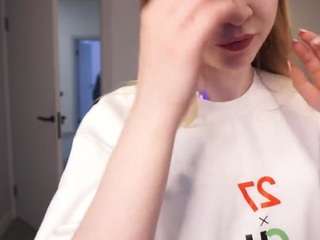 elenevess Live Webcam on CamSoda