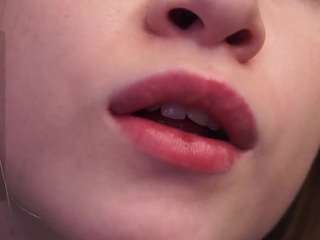 elenevess Live Webcam on CamSoda