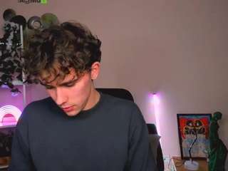 emmanuel-shine's CamSoda show and profile