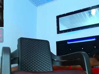 hotboyluxeet live webcam show