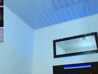 hotboyluxeet live webcam show