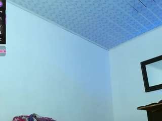 hotboyluxeet live webcam show