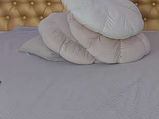 trishadarks's CamSoda show and profile