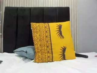 paulinnacurvy live cam profile