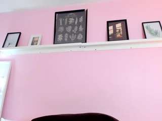 le modèle abigail-lady est en webcam porno dans un show sur le site camsoda, il possède les tags suivants: ass bouncing,black hair,toys,thin,skinny,shaved pussy,no smoking,no drinking,natural,lovense,handjob,foot fetish,fingering,fetish,feet,erotic dance,doggy style,dildo or vibrator,dildo,deepthroat