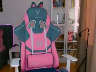 Eva Bates live cam preview