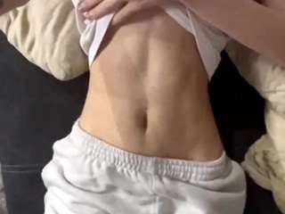 Live webcam model linamontaro on Soda Cams