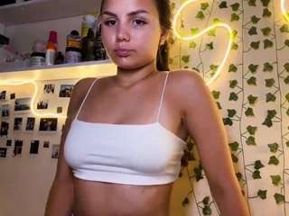 lunarousseau Live Webcam on CamSoda