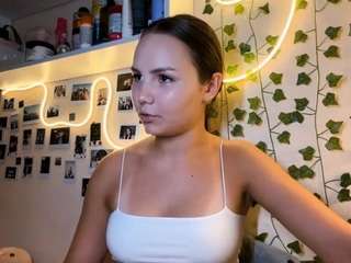 lunarousseau Live Webcam on CamSoda