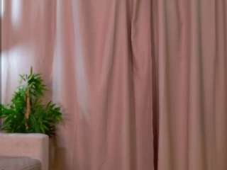 playfullliaa1 webcam