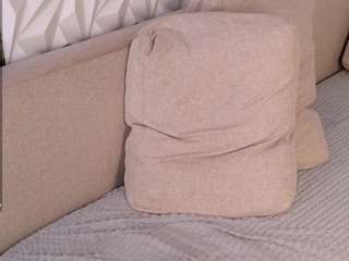 playfullliaa1 webcam