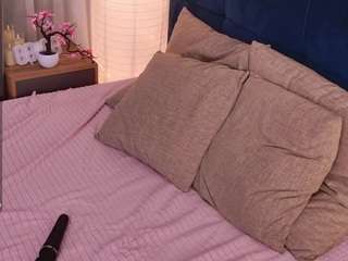 playfullliaa1's CamSoda show and profile