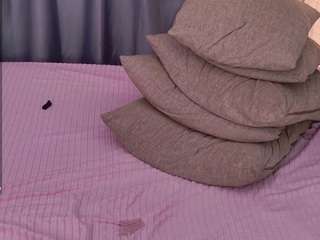 playfullliaa1 webcam