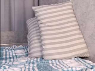 playfullliaa1 webcam