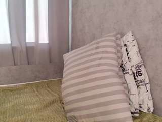 playfullliaa1's live room