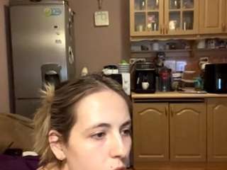 risaschryver's CamSoda show and profile