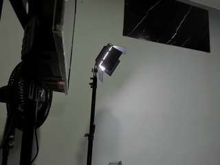 starqueenhyl, female webcam model,  years old, on live webcam