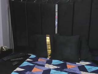 le modèle starqueenhyl est en webcam porno dans un show sur le site camsoda, il possède les tags suivants: ahegao,mature,tittyfuck,thick,senior,role play,old,no smoking,large tits,blonde hair,green eyes,granny,erotic dance,drinking,dildo or vibrator,deepthroat,hd