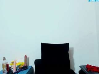 Este modelo está en vivo ahora. starqueenhyl