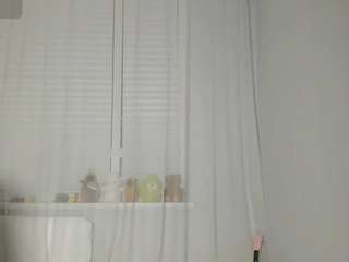 Live webcam model aiyumipr1vate on Soda Cams