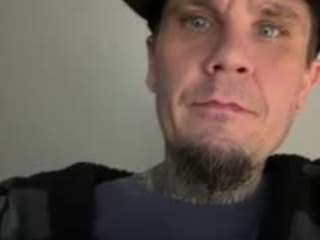 misfit1984, recent webcam model, live from Camsoda