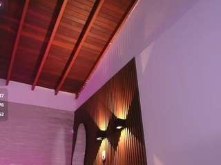 karol-priston's live room